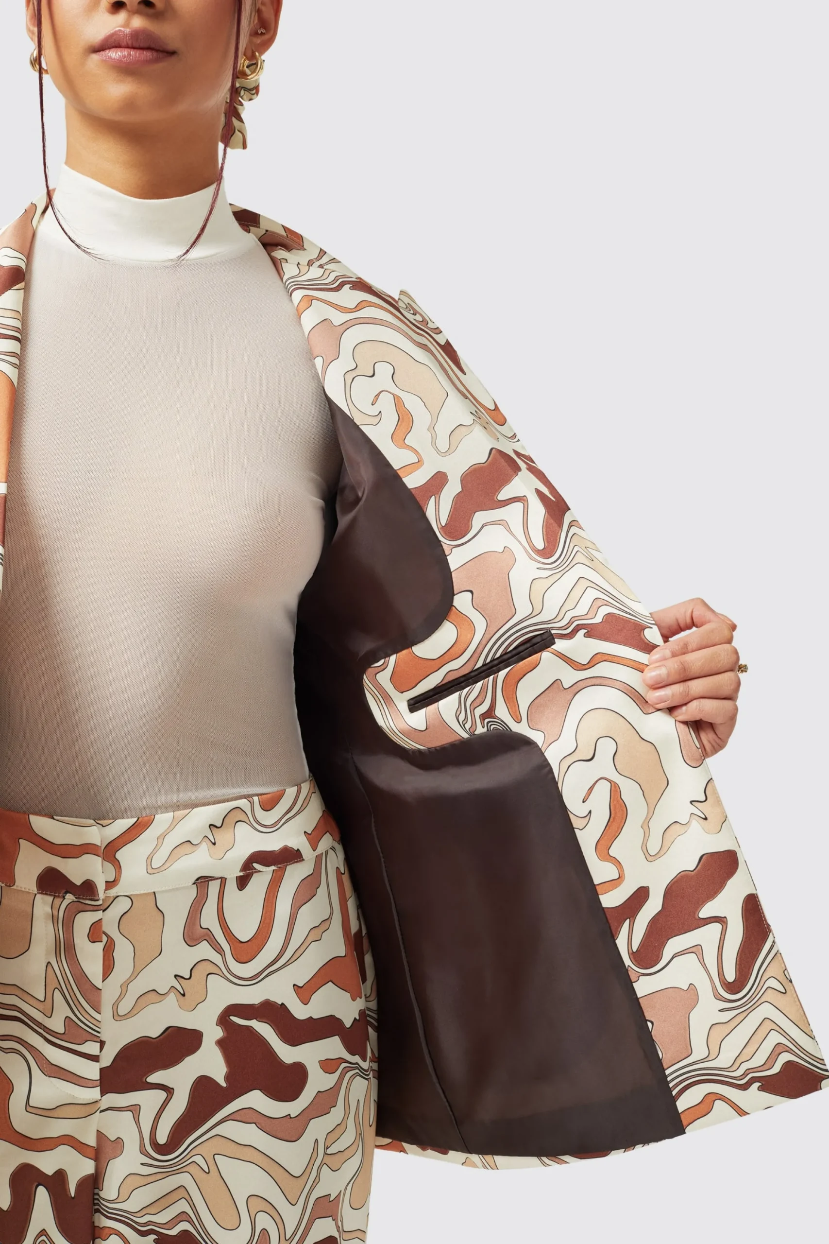 Calthia Slim Fit Neutral Suit